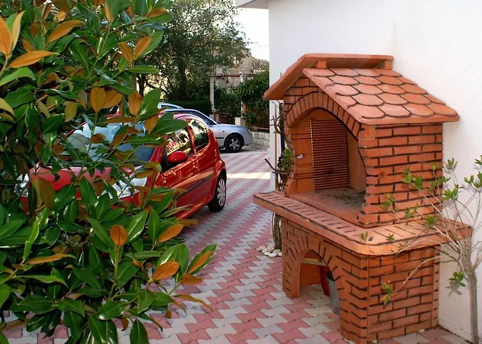 With Parking Space - 180 Апартаменты Корчула