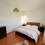 With Parking Space - 180 Apartamento
