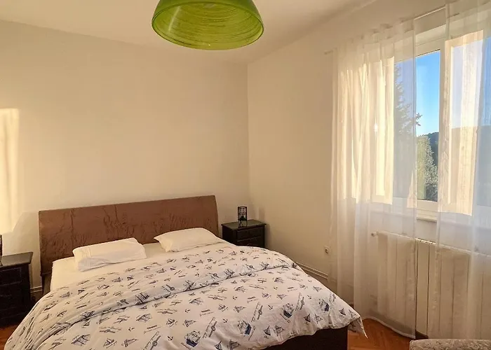 公寓 With Parking Space - 180 科尔丘拉