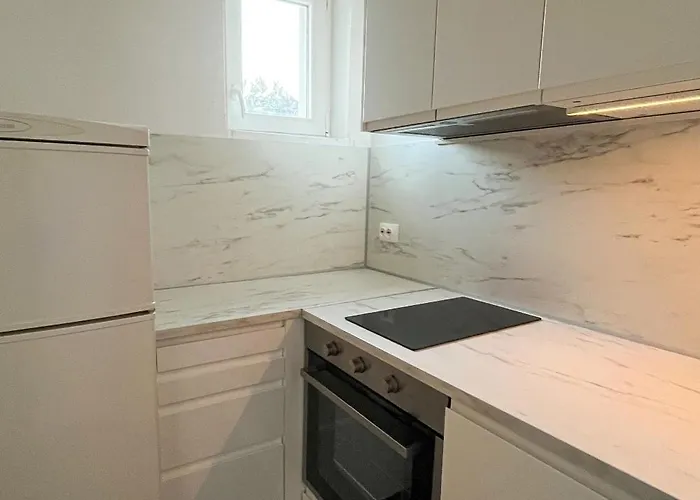 With Parking Space - 180 * 科尔丘拉