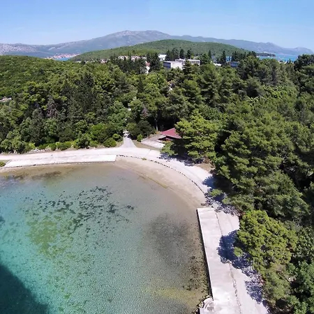 Lägenhet With Parking Space - 180