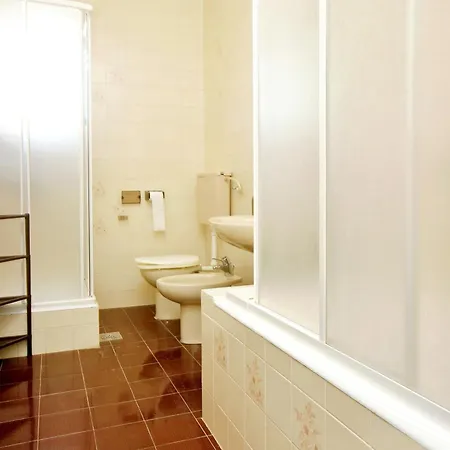 With Parking Space - 180 Lägenhet *