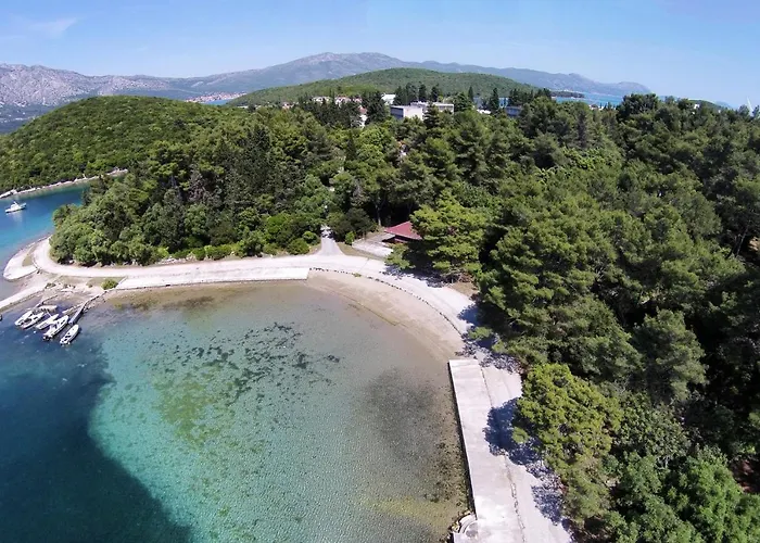 아파트 With Parking Space - 180